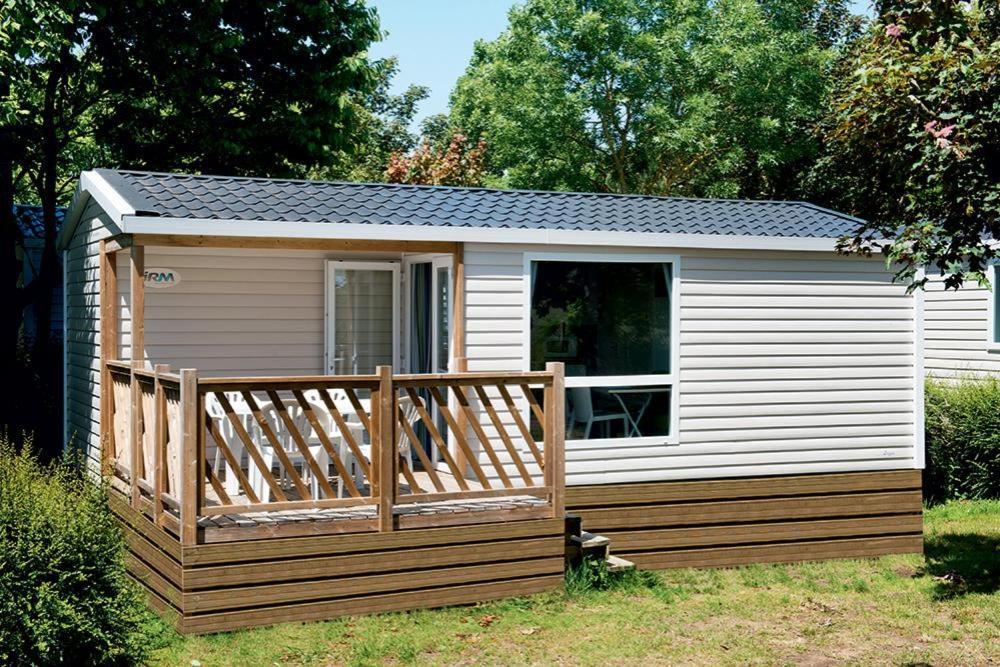 فندق Camping Les Lacs De Courtes Estang المظهر الخارجي الصورة